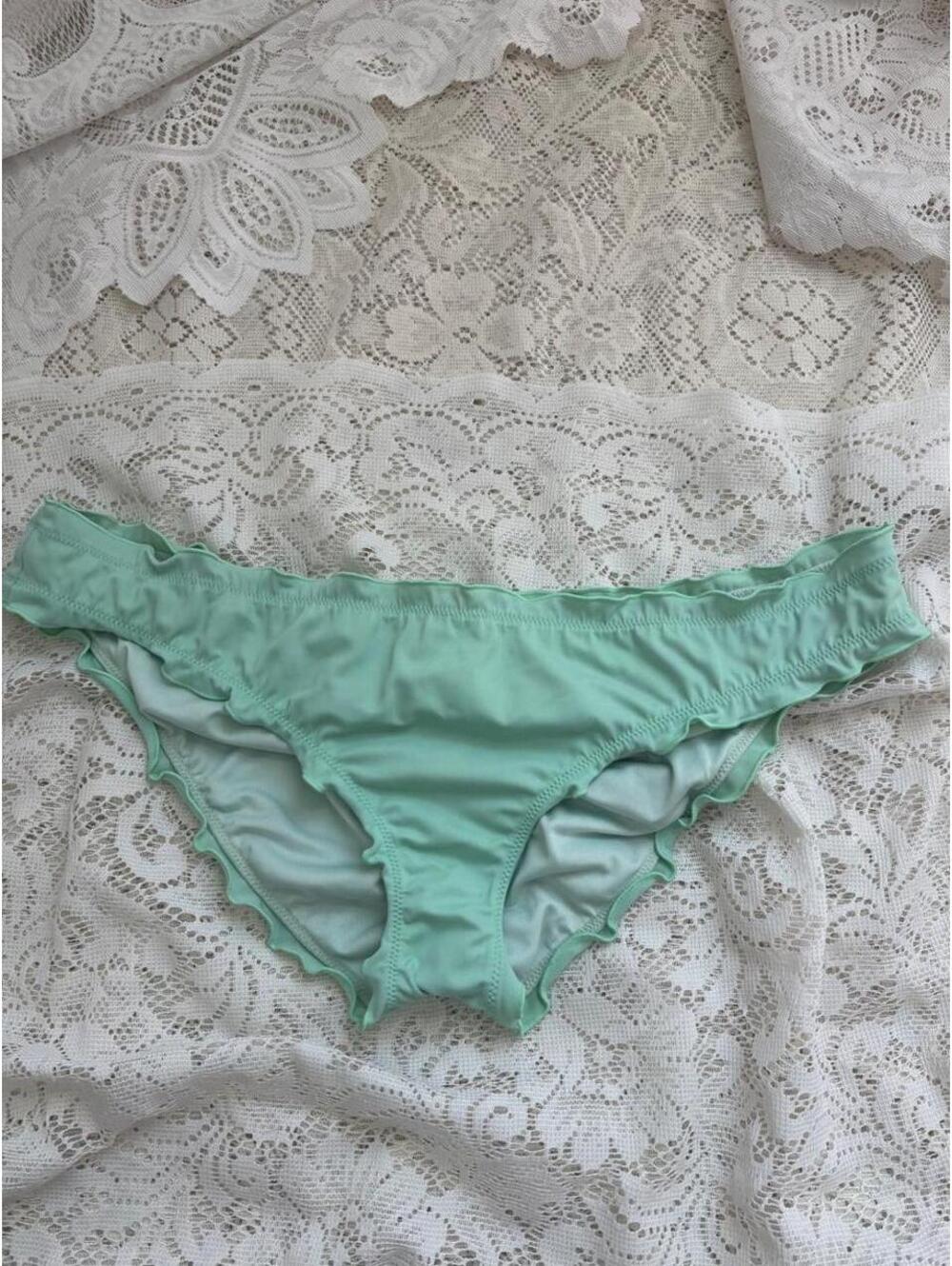 Victoria's Secret Women's Green Crop-top